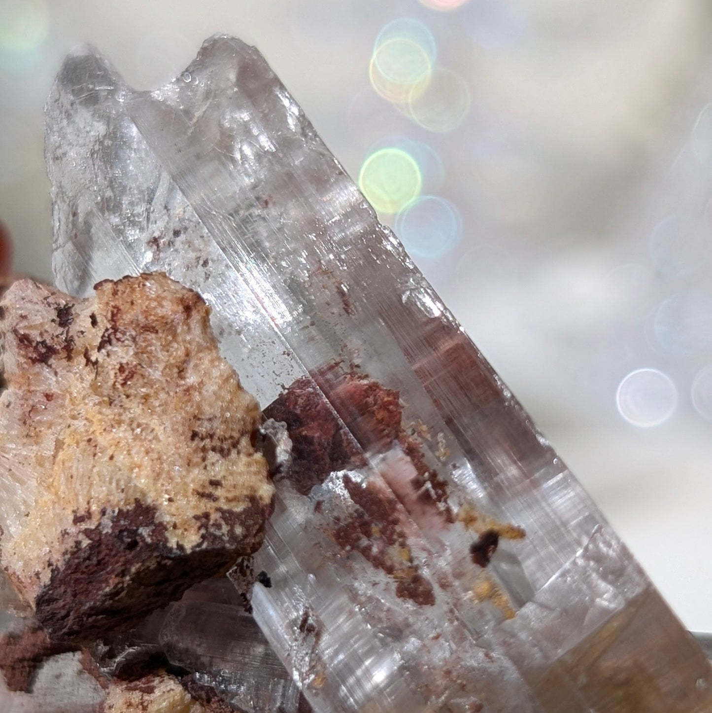 [GY05] Gypsum with Red Lodolite 石膏包裹紅泥