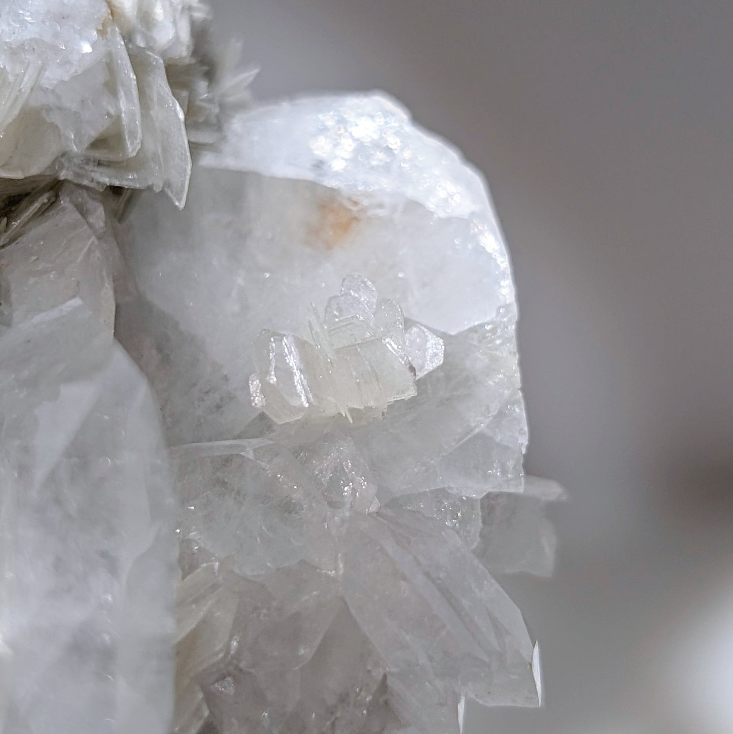 [AQ09] Aquamarine with Silver Mica 雪寶頂海藍寶銀雲母