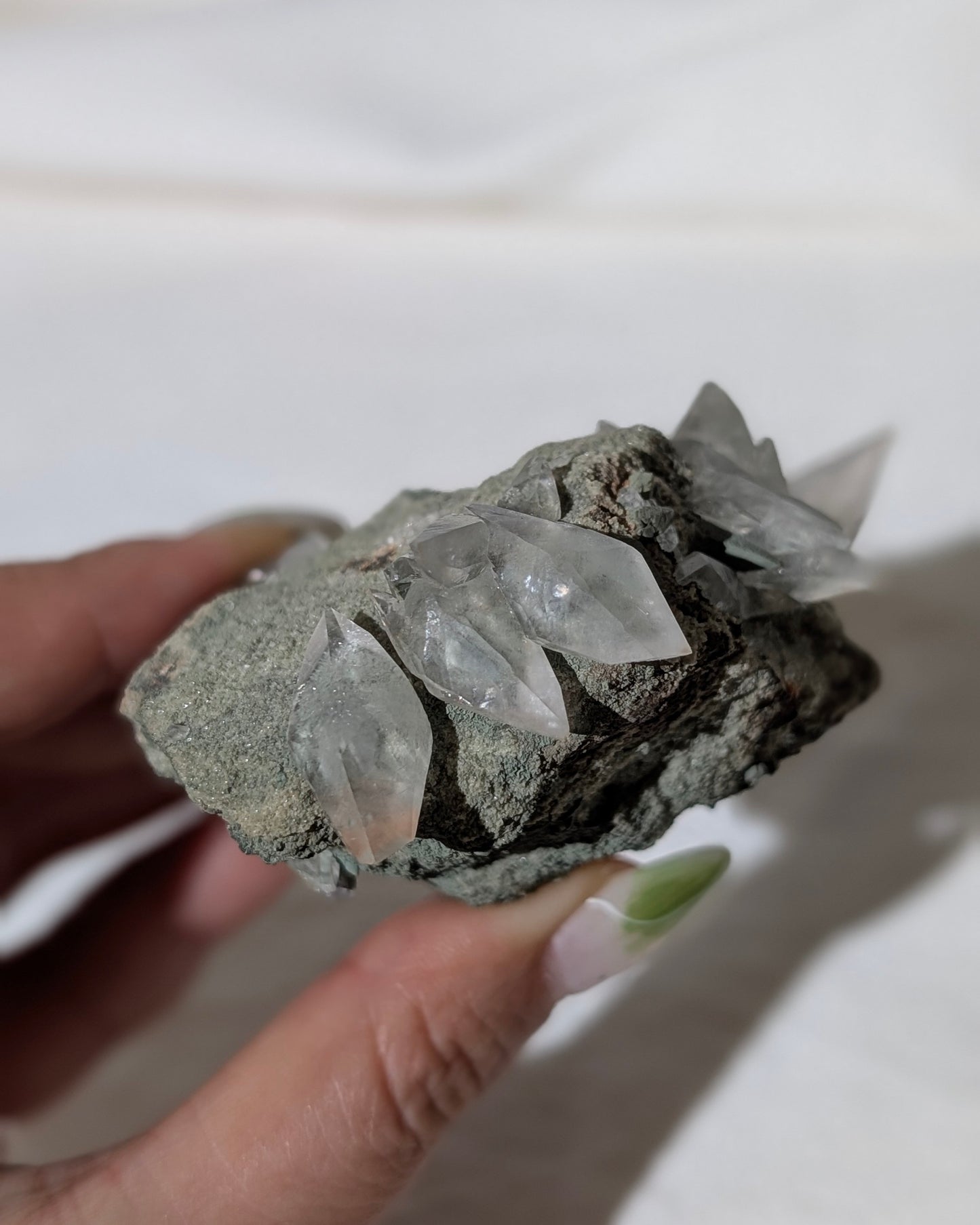 [CA25] Calcite on matrix 雙尖方解石