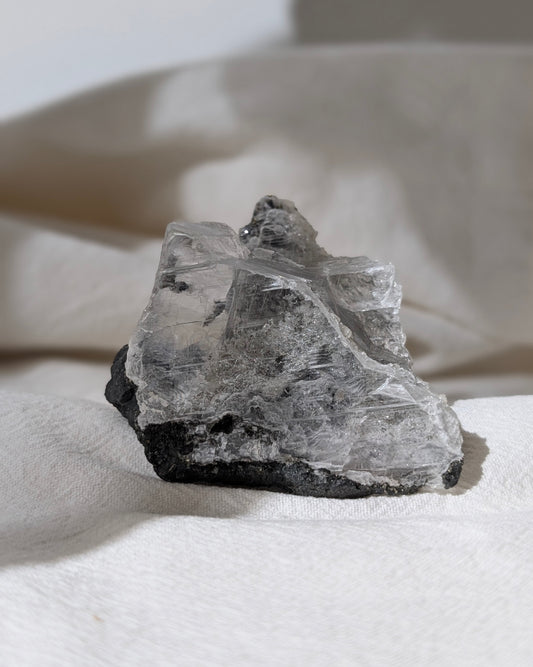 [SE12] Selenite white Lodolite on Galena Chalcopyrite 螢光透石膏