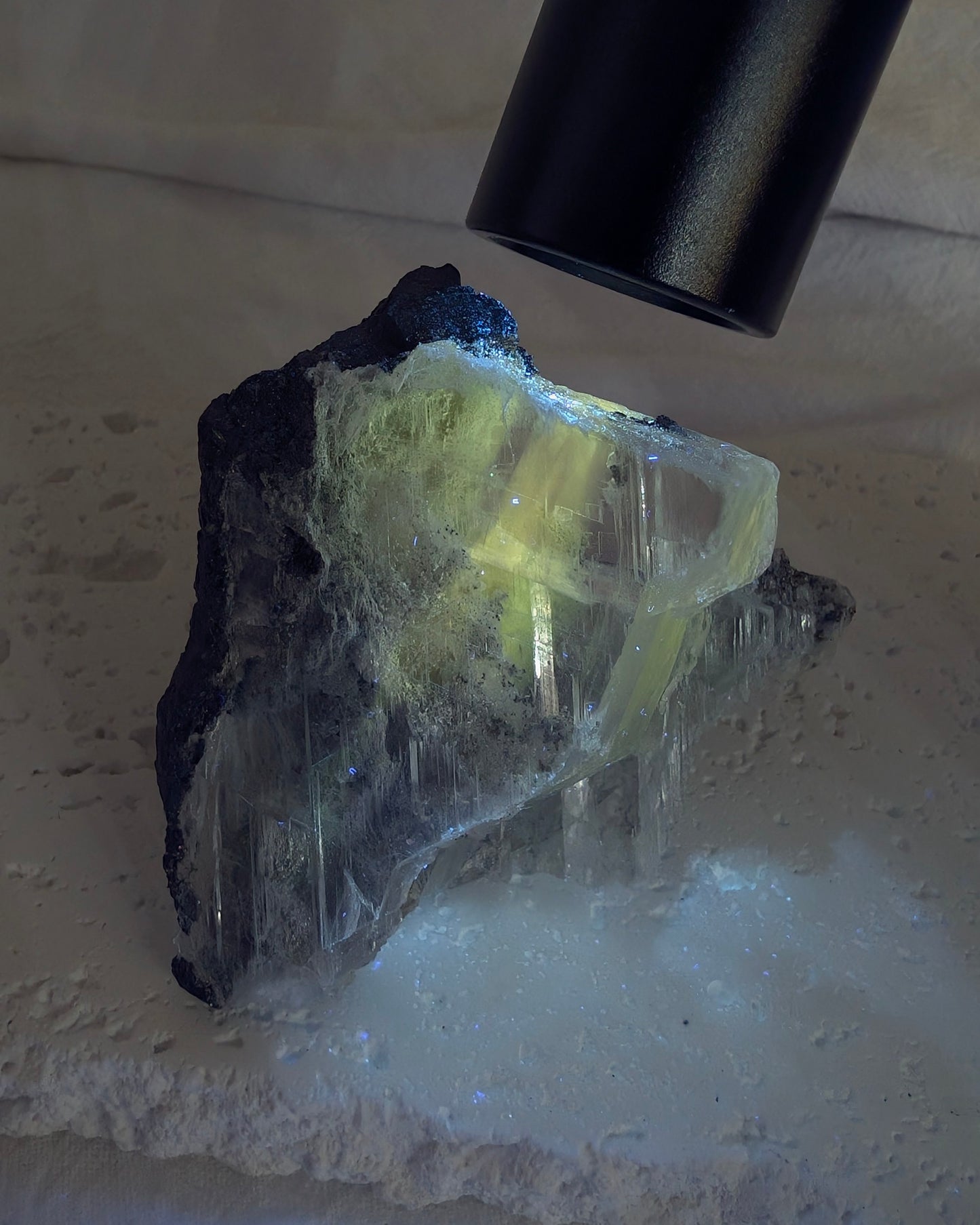 [SE12] Selenite white Lodolite on Galena Chalcopyrite 螢光透石膏