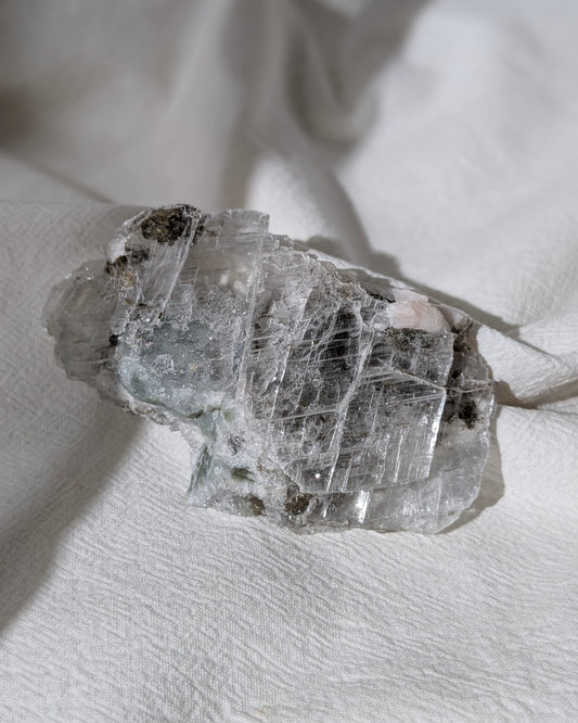 [SE11] Selenite with pink calcite 透石膏粉方解石共生