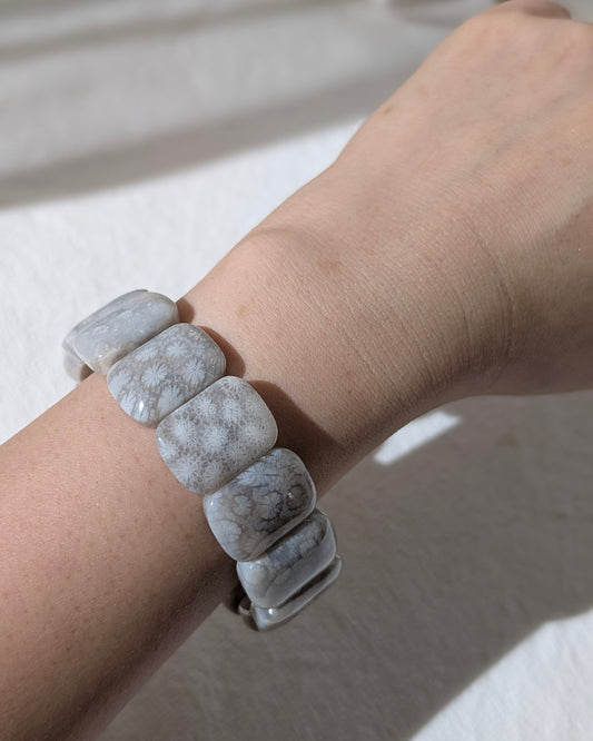 [MBFC01] Fossil Coral Hand band 珊瑚玉手排