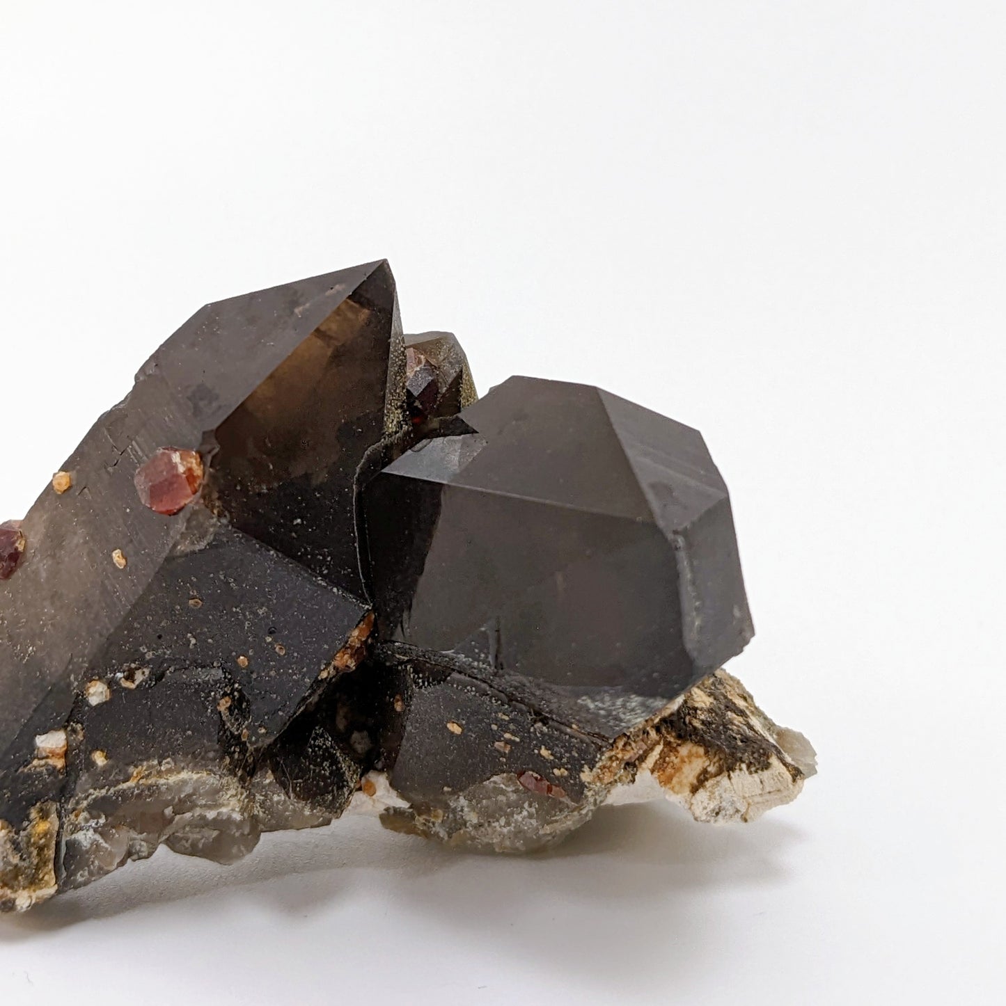 [GS03] Smoky Quartz with Garnets 福建煙晶石榴石