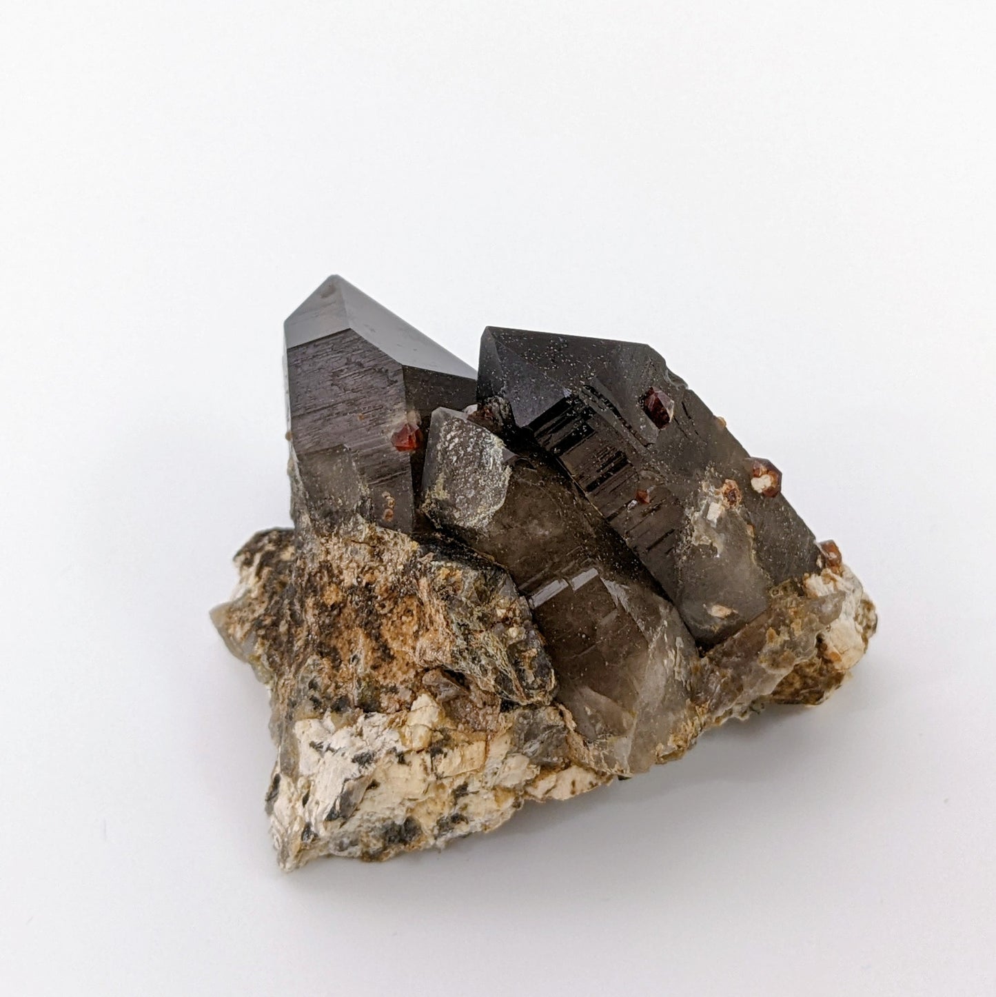 [GS03] Smoky Quartz with Garnets 福建煙晶石榴石