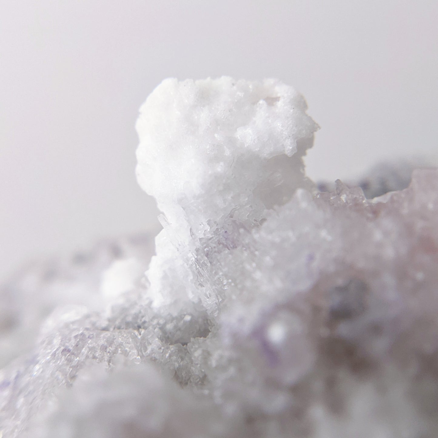 [CR06] Pastel Purple Creedite with Hyalite 粉紫氟鋁石膏玉滴石