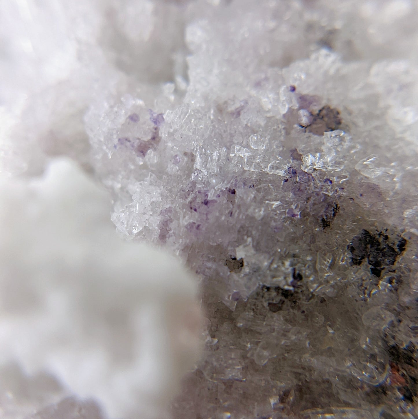 [CR06] Pastel Purple Creedite with Hyalite 粉紫氟鋁石膏玉滴石