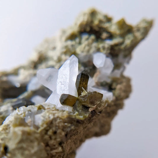 [EP02] Epidote with Quartz 秘魯綠簾石白水晶共生