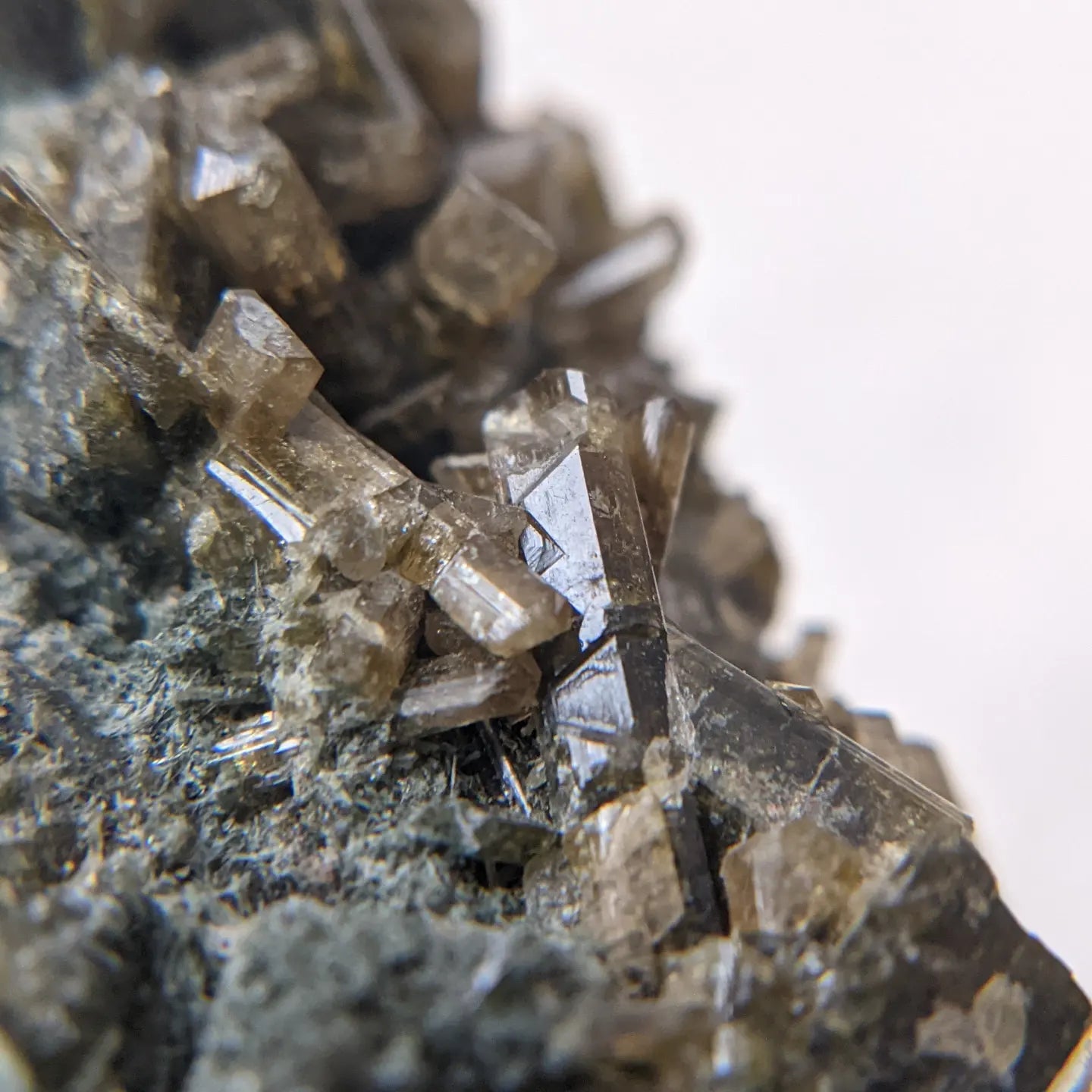 [EP03] Gemmy Epidote Cluster, Peru