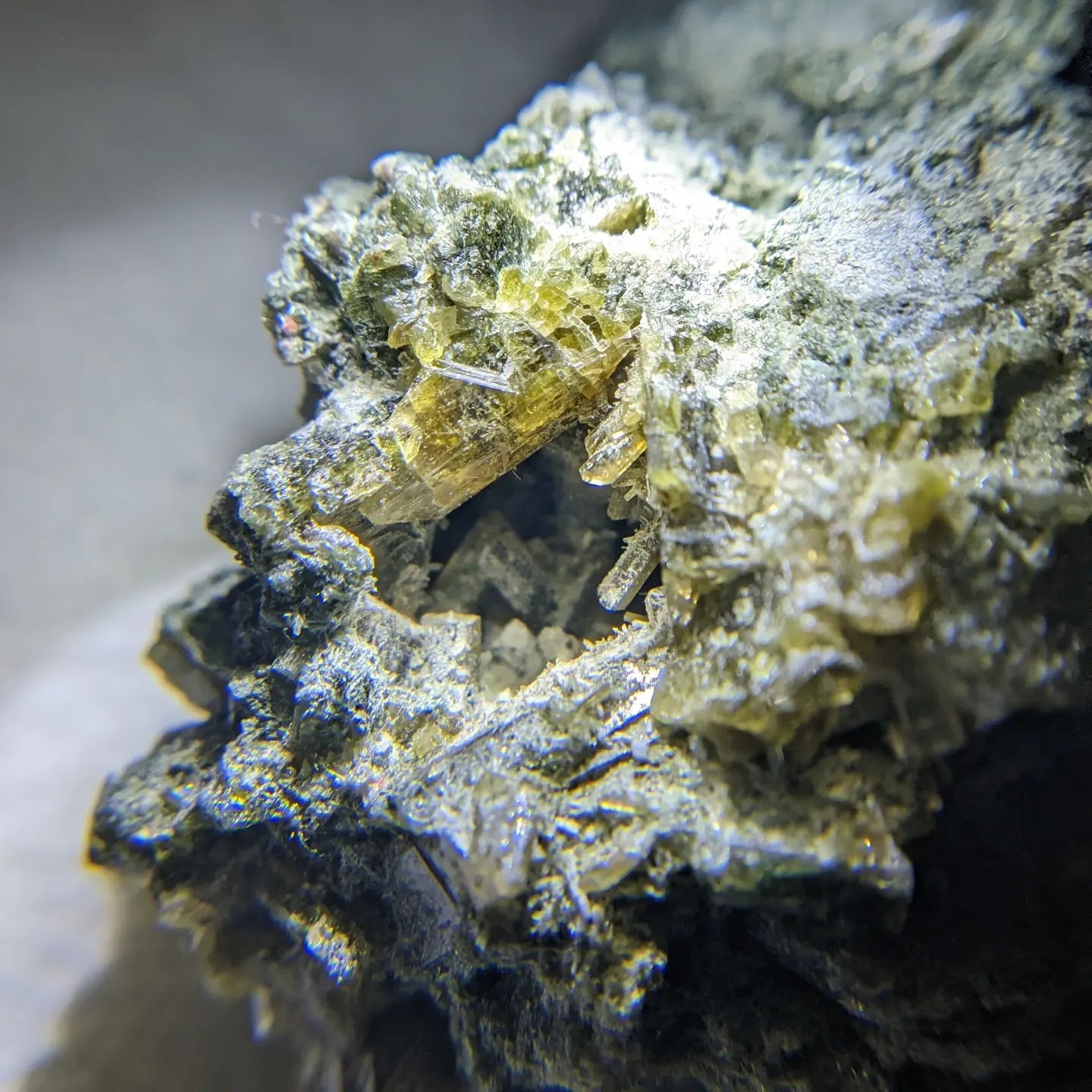 [EP03] Gemmy Epidote Cluster, Peru
