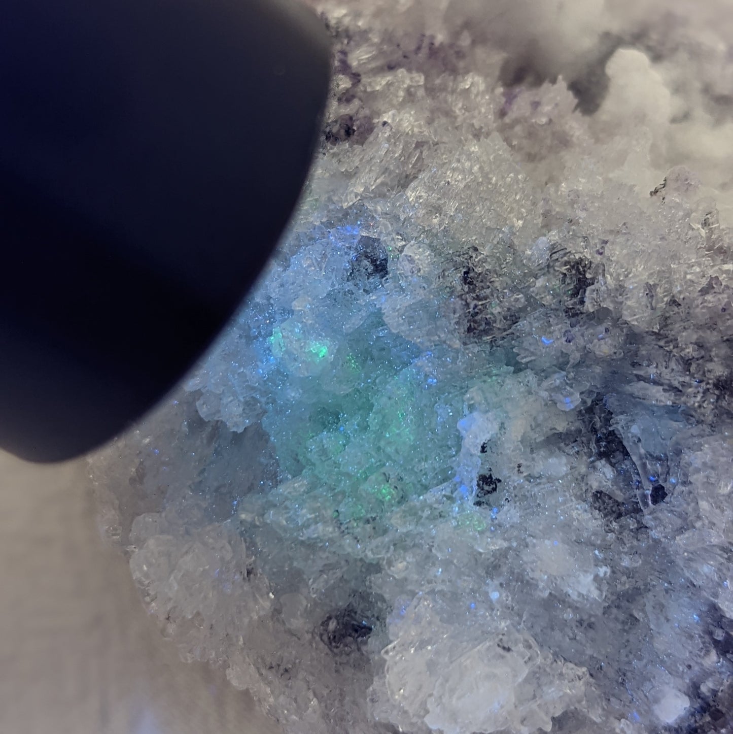 [CR06] Pastel Purple Creedite with Hyalite 粉紫氟鋁石膏玉滴石